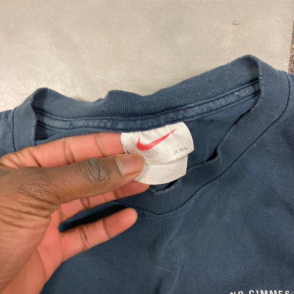 Y2K thrashed Nike T-Shirt - Picture 5 of 5